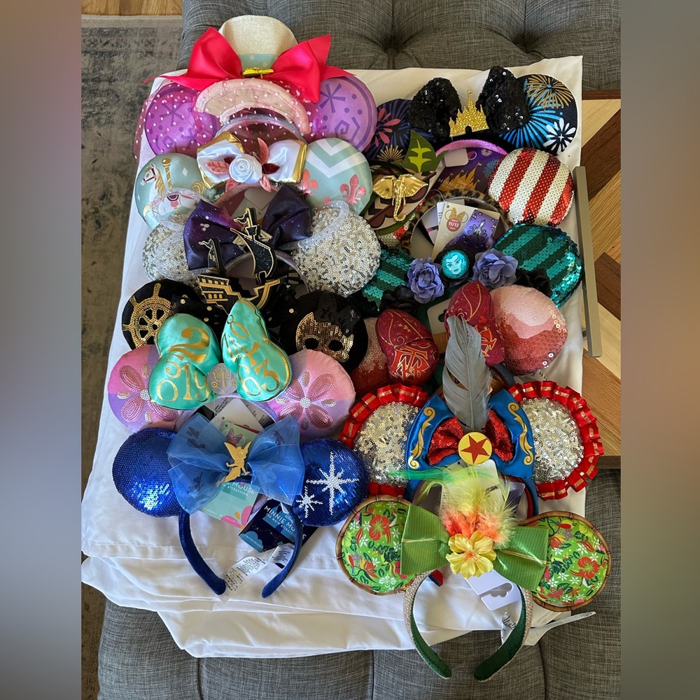 NWT Minnie Mouse Main Attraction Ears (set of 12; Jan - Dec); Limited Edition